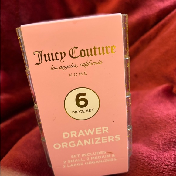 Juicy Couture Gold Makeup Organizer with Sleek Design - Picture 12 of 12